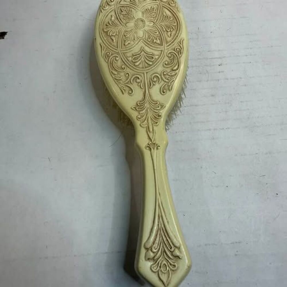 Vintage Avon Ornate Floral Vanity Hair Brush – Cream